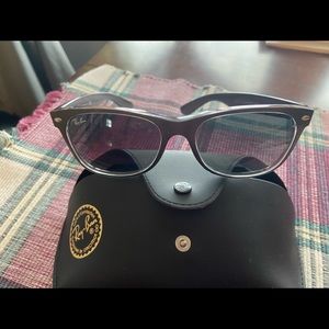 SOLD!!!!!Ray Ban New Grey Sun Glasses,